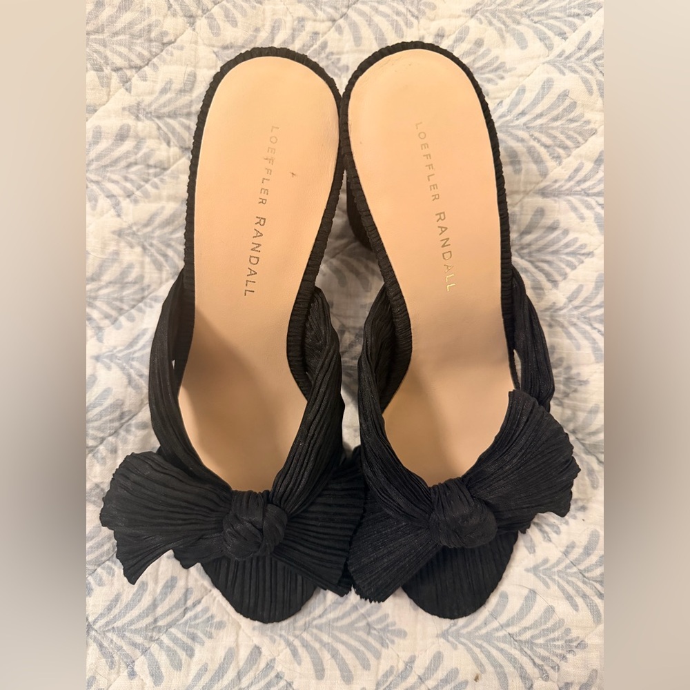 Loeffler Randall Penny Black Pleated Bow Heels size 9 - Picture 2 of 6